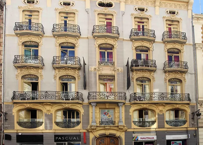 Red Nest Hostel